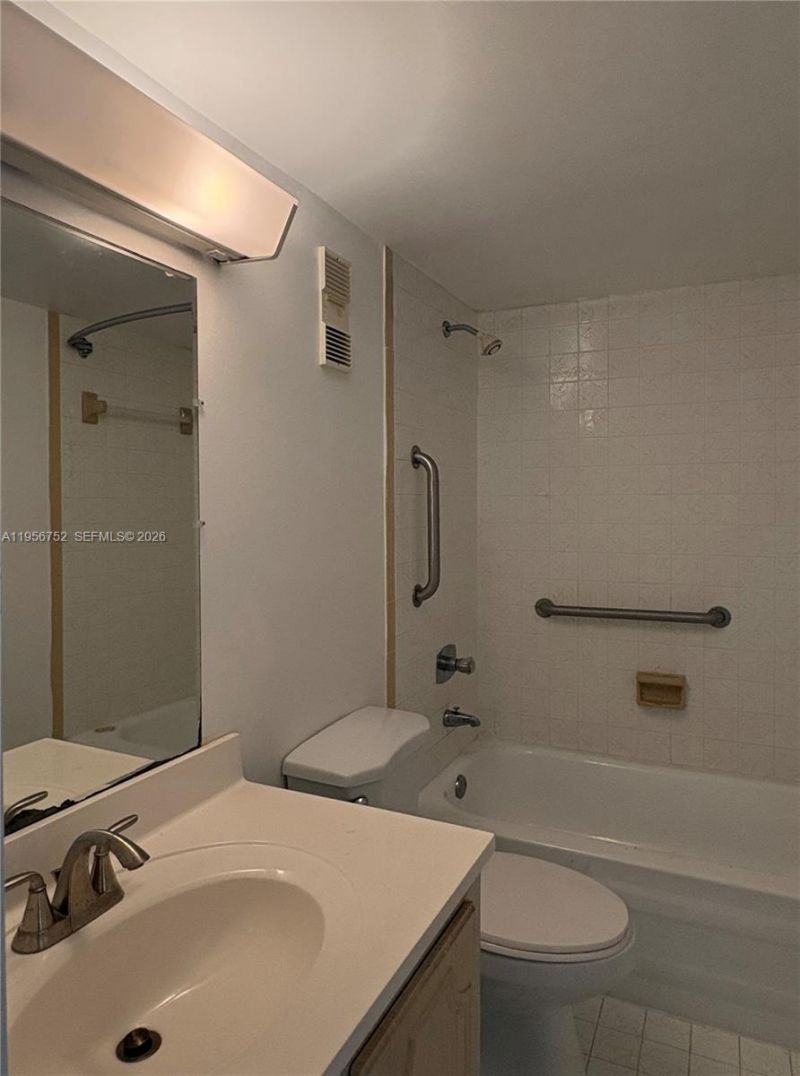 8950 NE 8th Ave, Unit 312, Miami, FL 33138 Photo