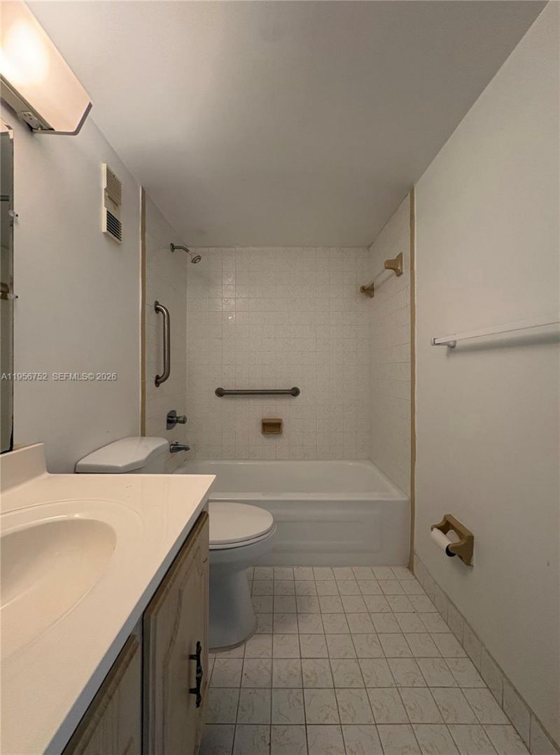 8950 NE 8th Ave, Unit 312, Miami, FL 33138 Photo