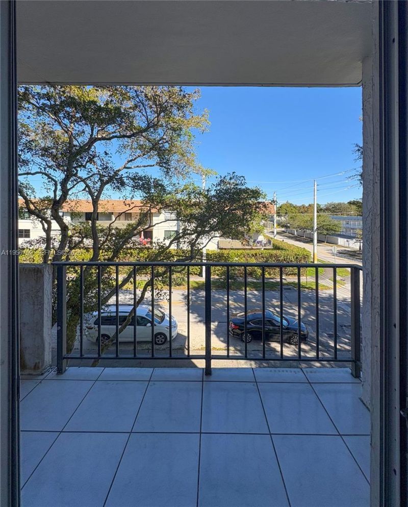 8950 NE 8th Ave, Unit 312, Miami, FL 33138 Photo