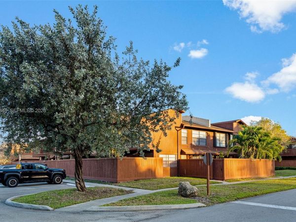 6554 SW 114th Pl, Unit E74, Miami, FL 33173