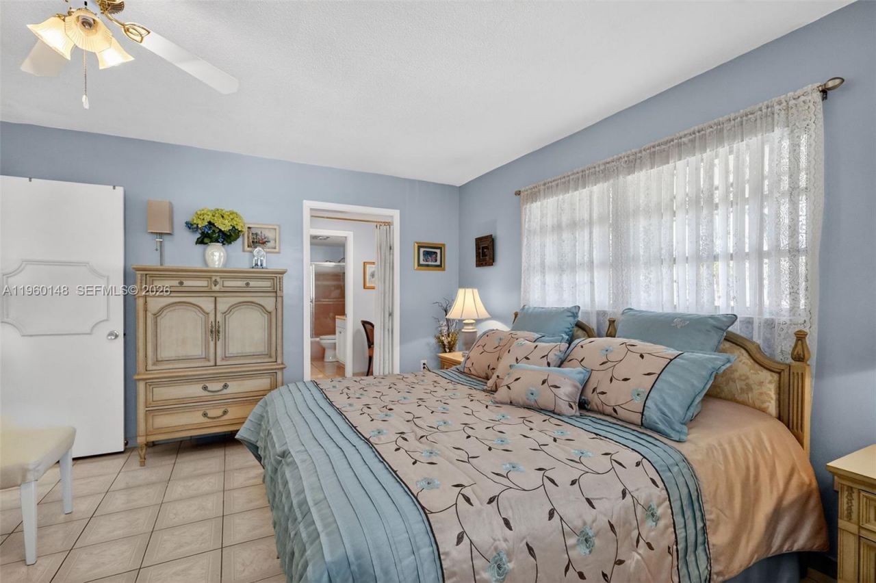 16900 NE 14th Ave, Unit 302, Miami, FL 33162 Photo