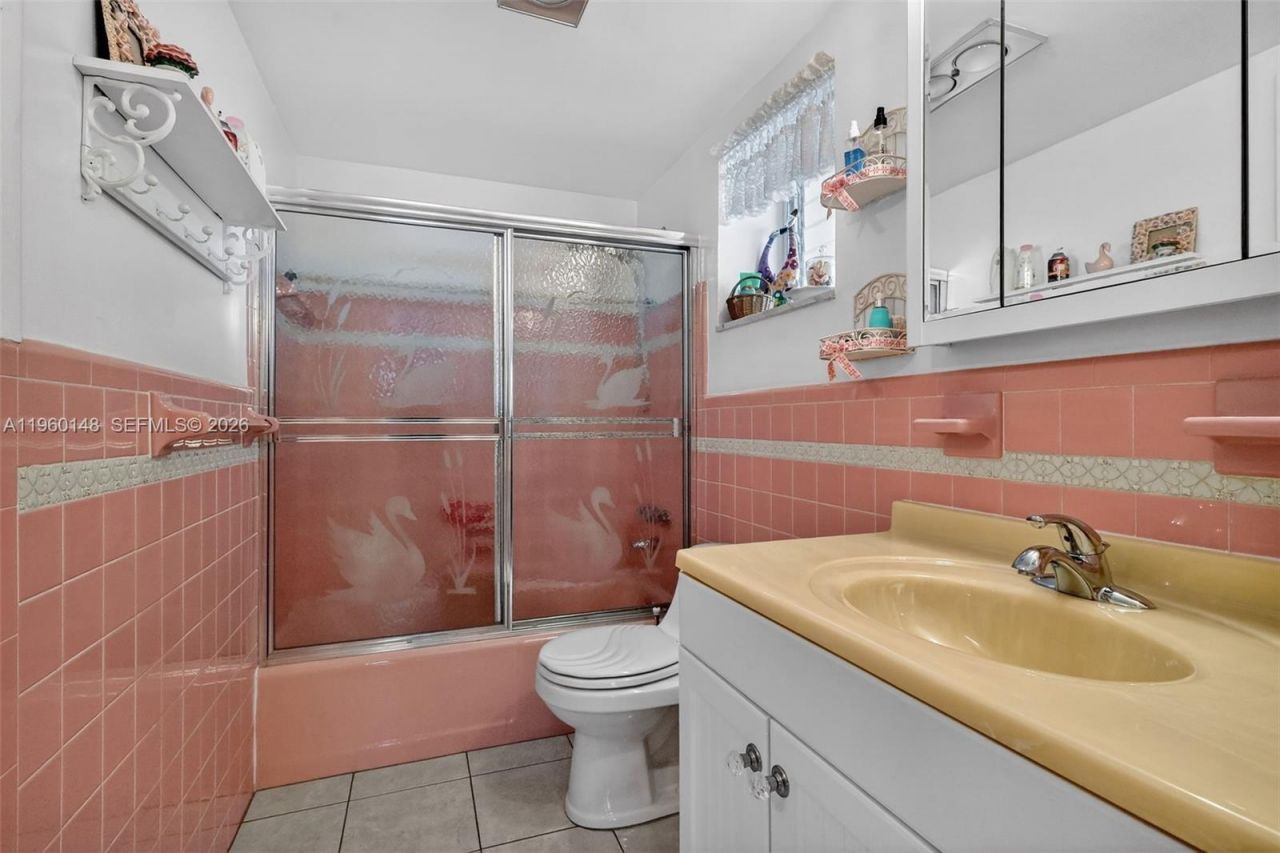 16900 NE 14th Ave, Unit 302, Miami, FL 33162 Photo