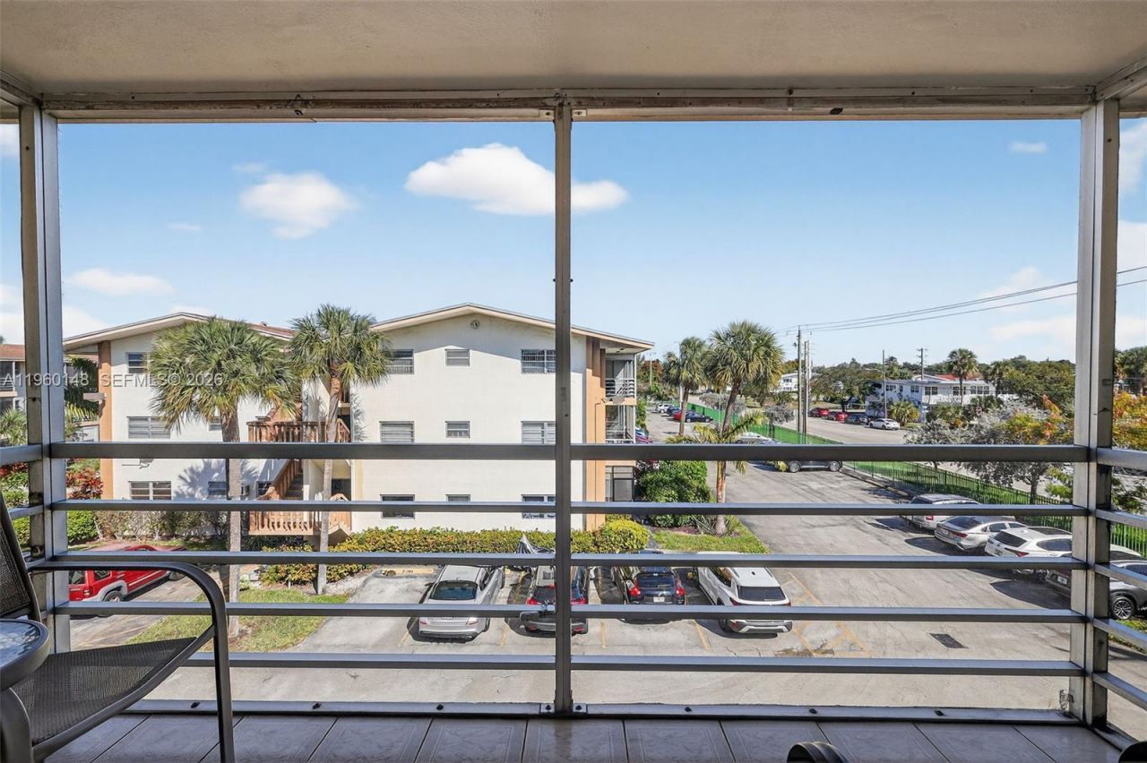 16900 NE 14th Ave, Unit 302, Miami, FL 33162 Photo