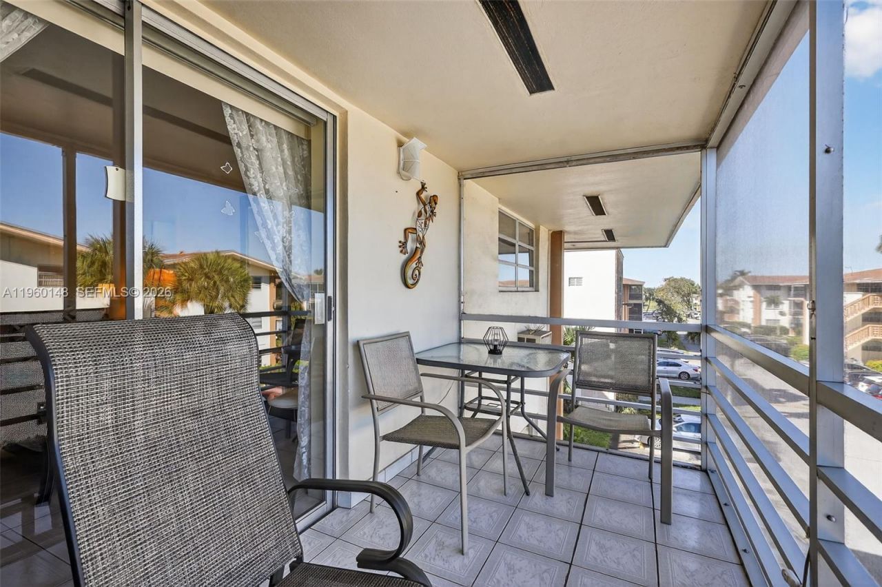 16900 NE 14th Ave, Unit 302, Miami, FL 33162 Photo