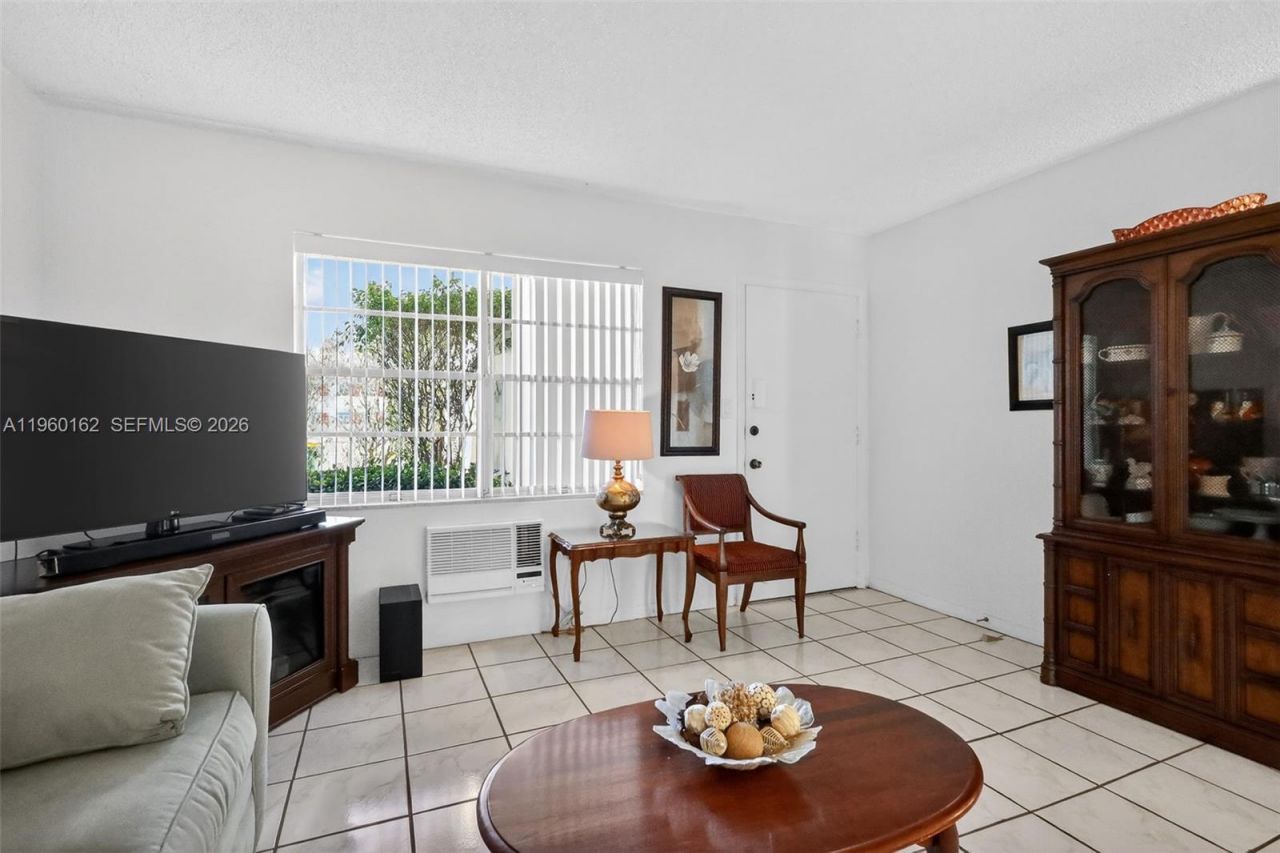 16901 NE 13th Ave, Unit 108, Miami, FL 33162 Photo