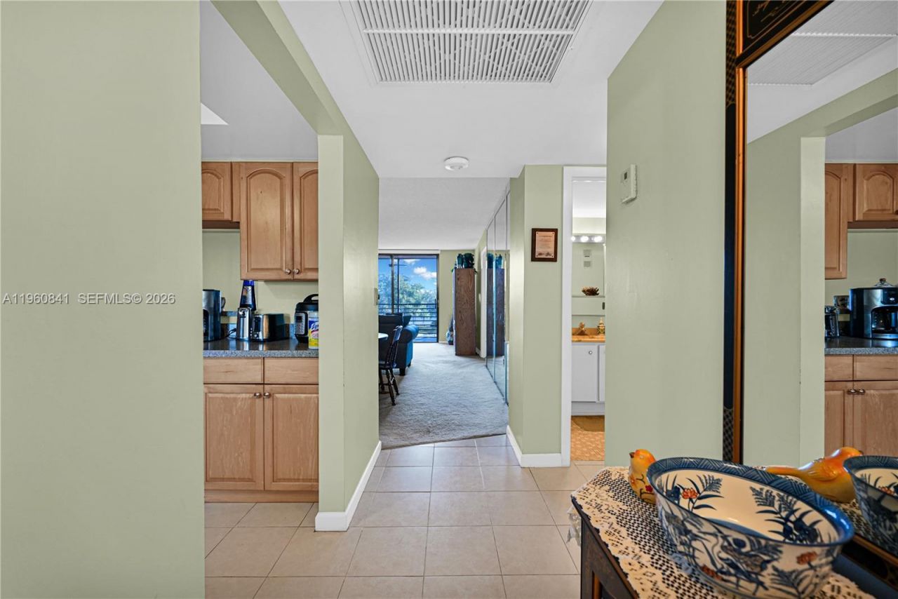 1101 Colony Point Cir, Unit 422, Pembroke Pines, FL 33026 Photo