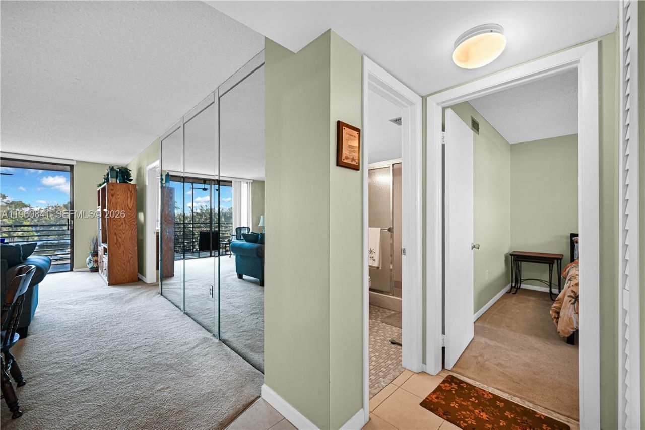 1101 Colony Point Cir, Unit 422, Pembroke Pines, FL 33026 Photo