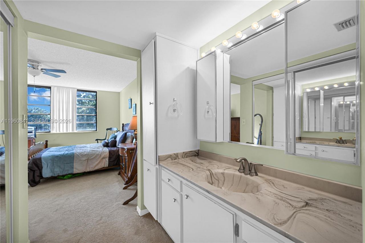 1101 Colony Point Cir, Unit 422, Pembroke Pines, FL 33026 Photo