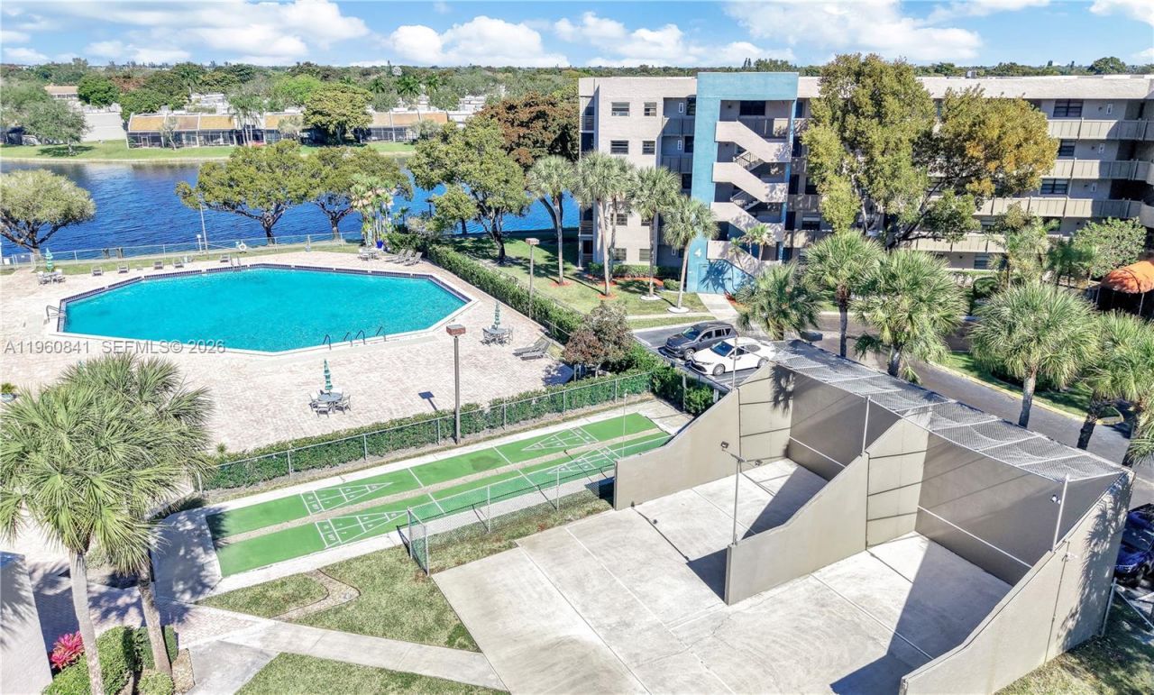 1101 Colony Point Cir, Unit 422, Pembroke Pines, FL 33026 Photo