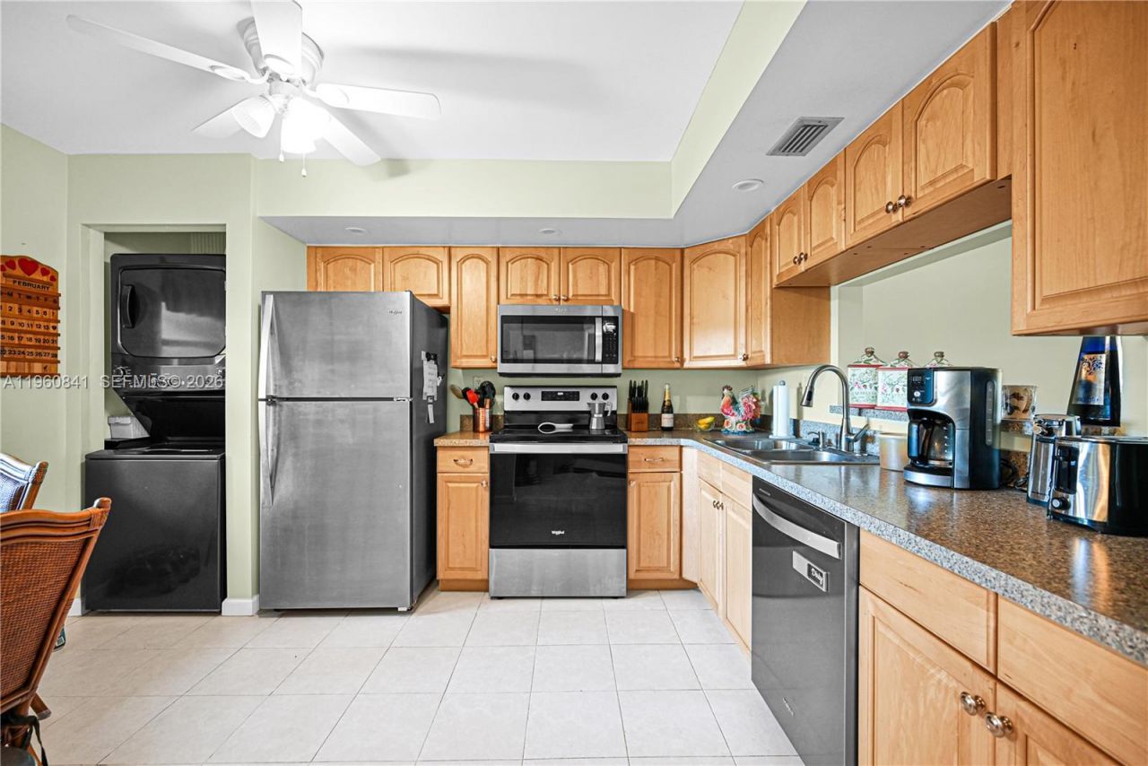 1101 Colony Point Cir, Unit 422, Pembroke Pines, FL 33026 Photo