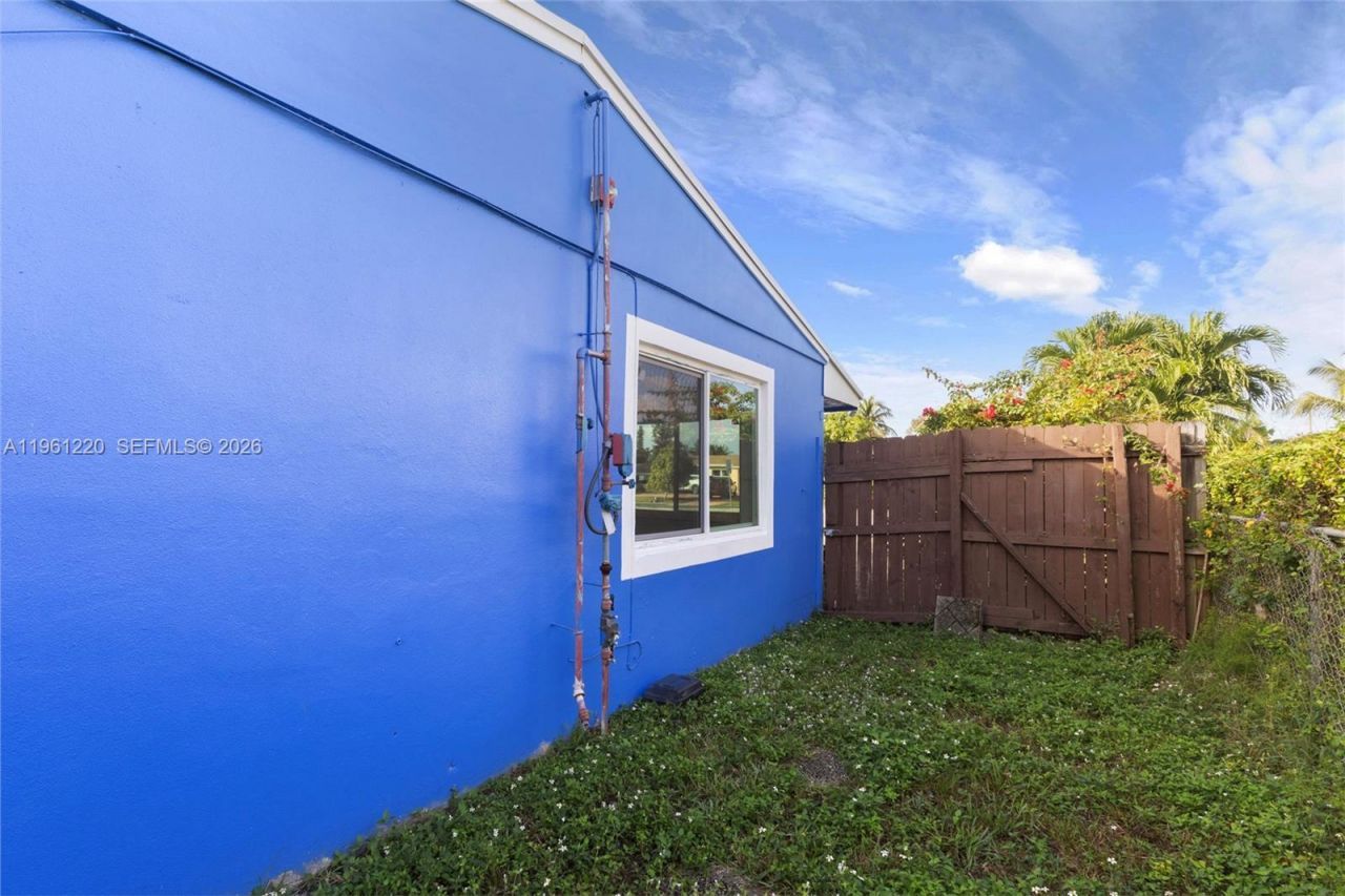 1510 SW 68th Ave , North Lauderdale, FL 33068 Photo