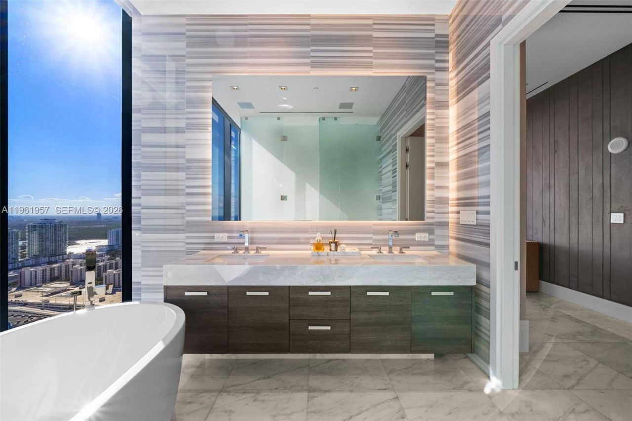 17141 Collins Ave, Unit 3002, Sunny Isles Beach, FL 33160 Photo