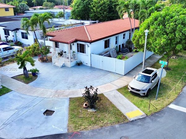 300 SW 71st Ave, Miami, FL 33144