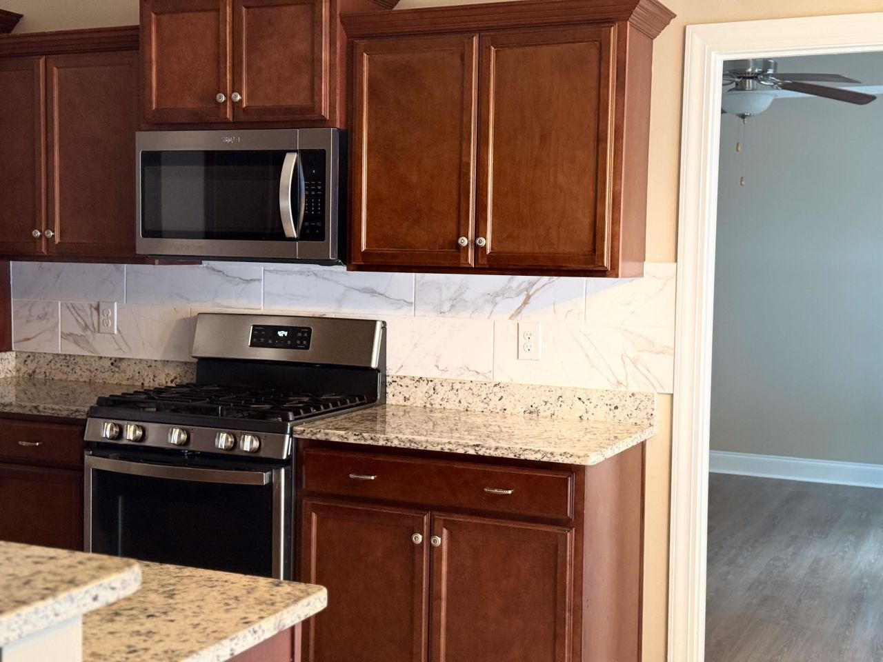 301 Macarthur Dr. Photo 16