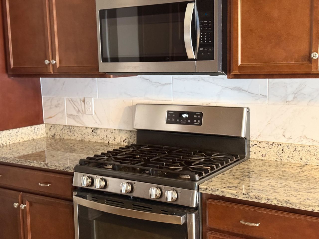 301 Macarthur Dr. Photo 17