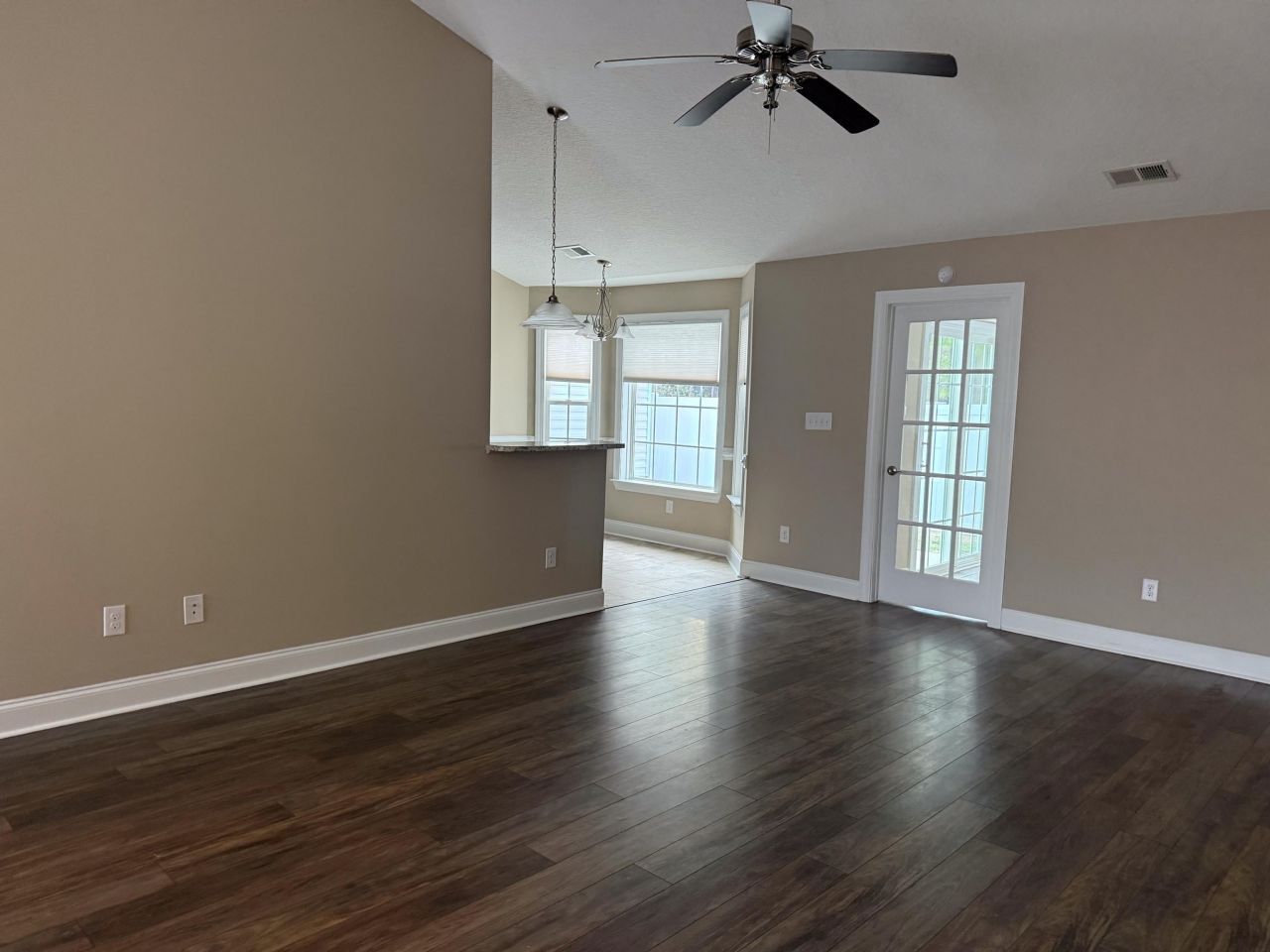 301 Macarthur Dr. Photo 26