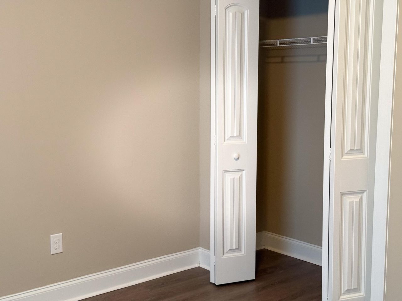 301 Macarthur Dr. Photo 35