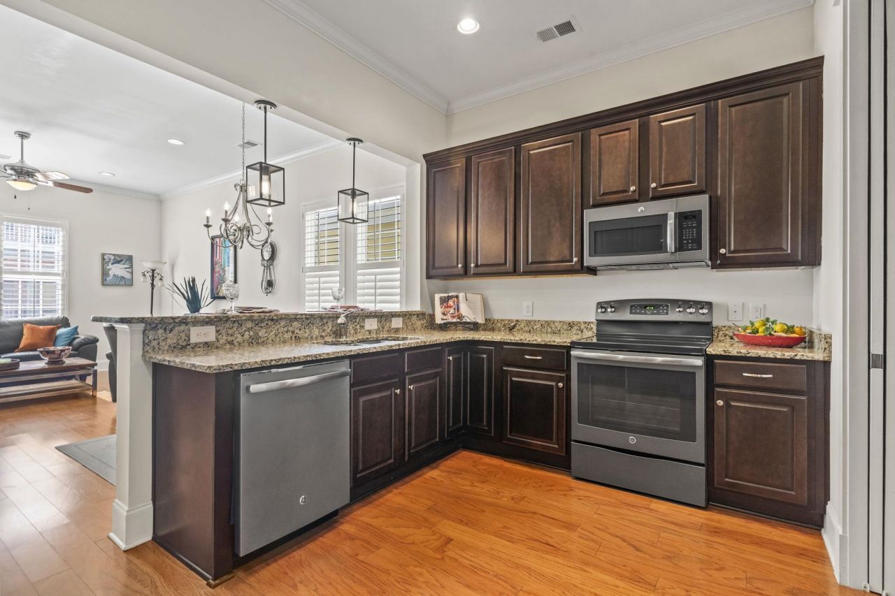 1441 Peterson St. Photo 13