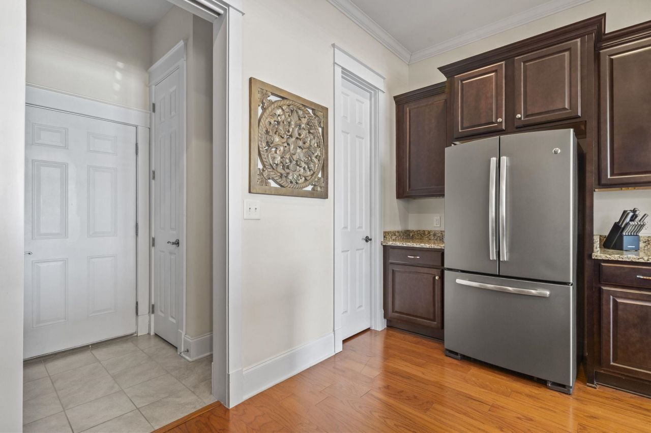 1441 Peterson St. Photo 14