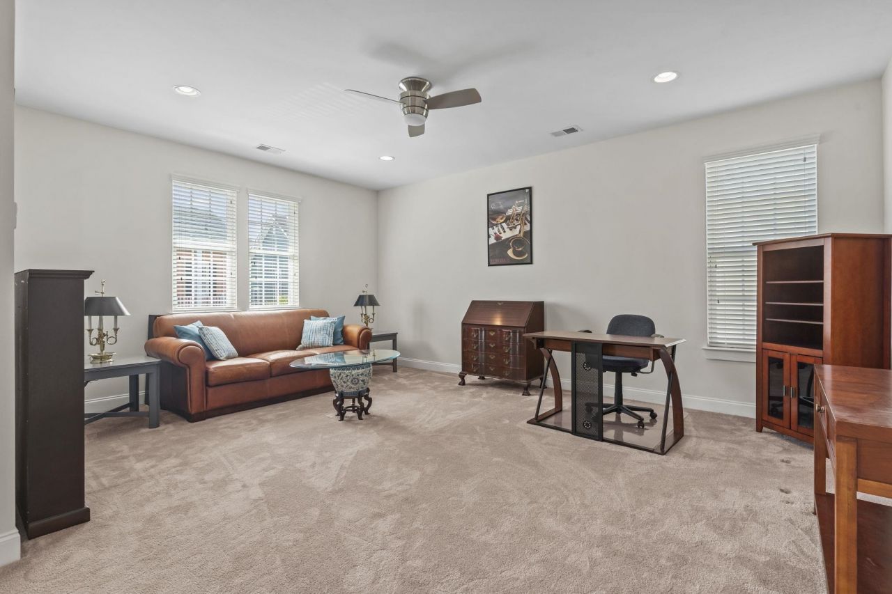 1441 Peterson St. Photo 25