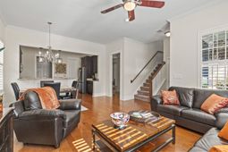 1441 Peterson St. photo 4