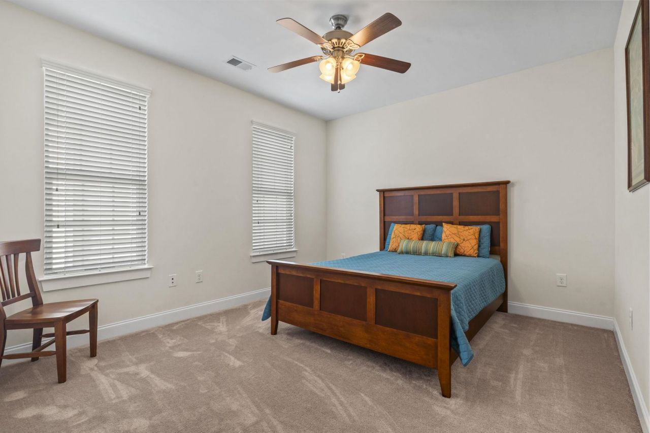 1441 Peterson St. Photo 33