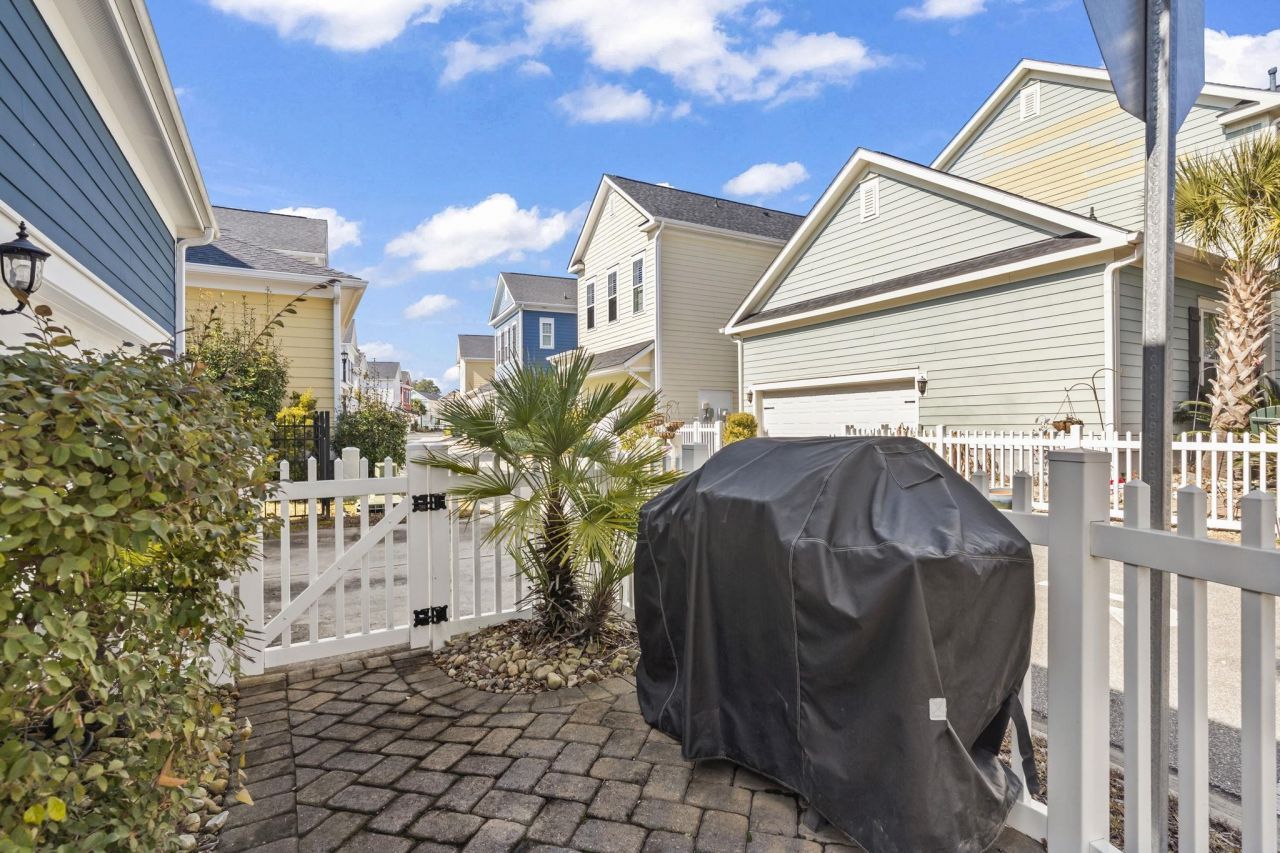 1441 Peterson St. Photo 42