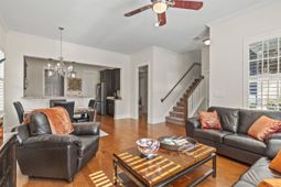 1441 Peterson St. photo 4