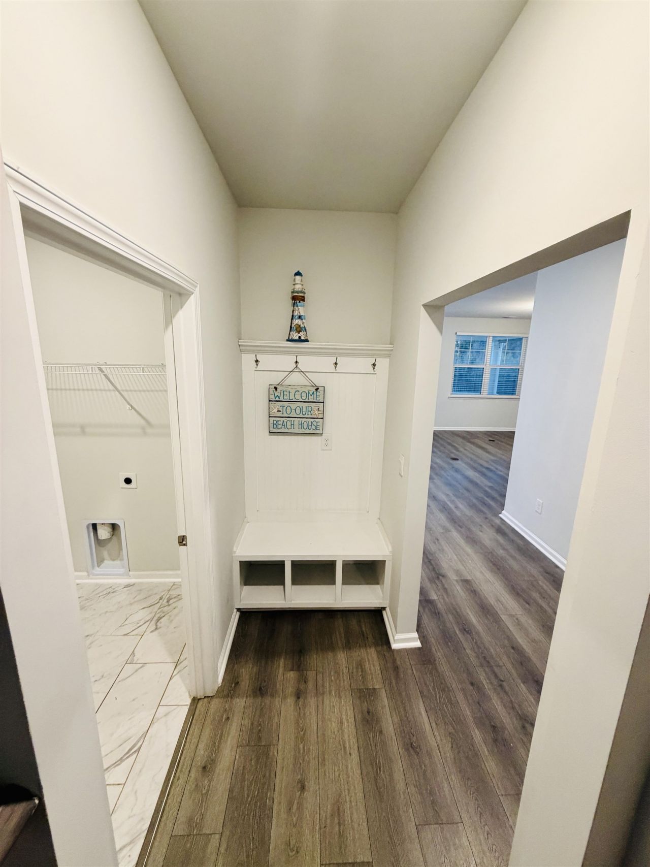 588 Pier Ct. Photo 12