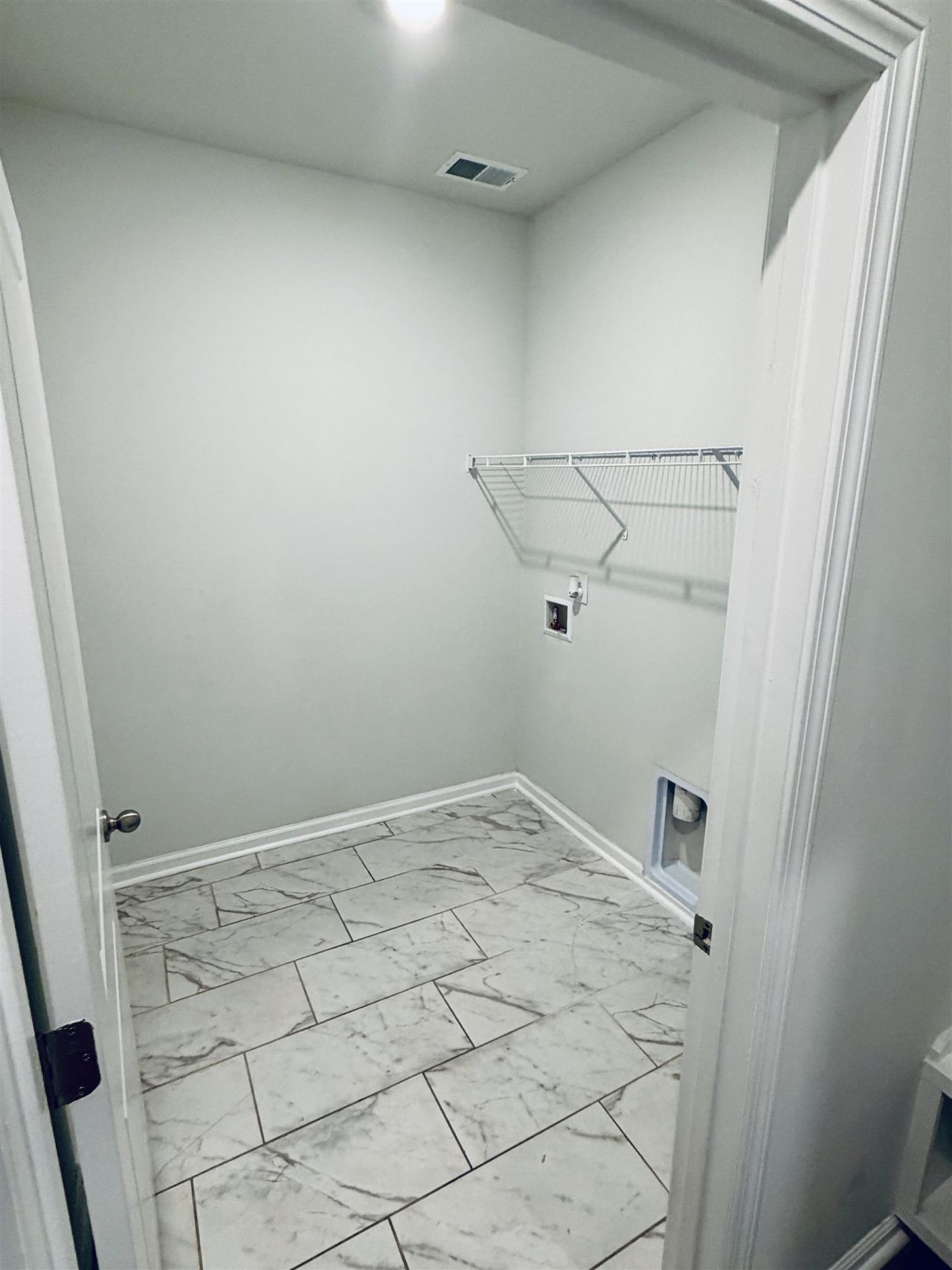 588 Pier Ct. Photo 18