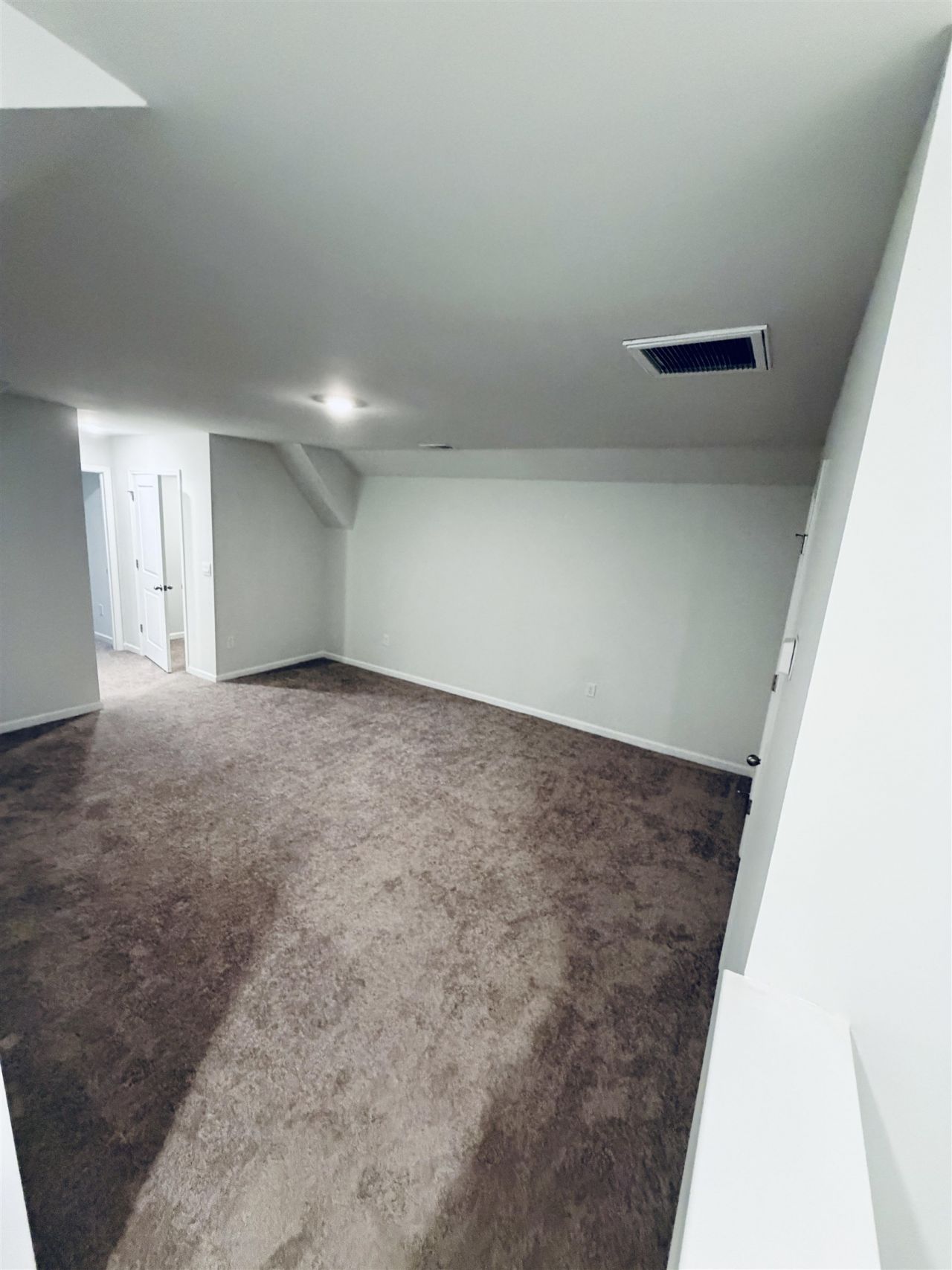 588 Pier Ct. Photo 19