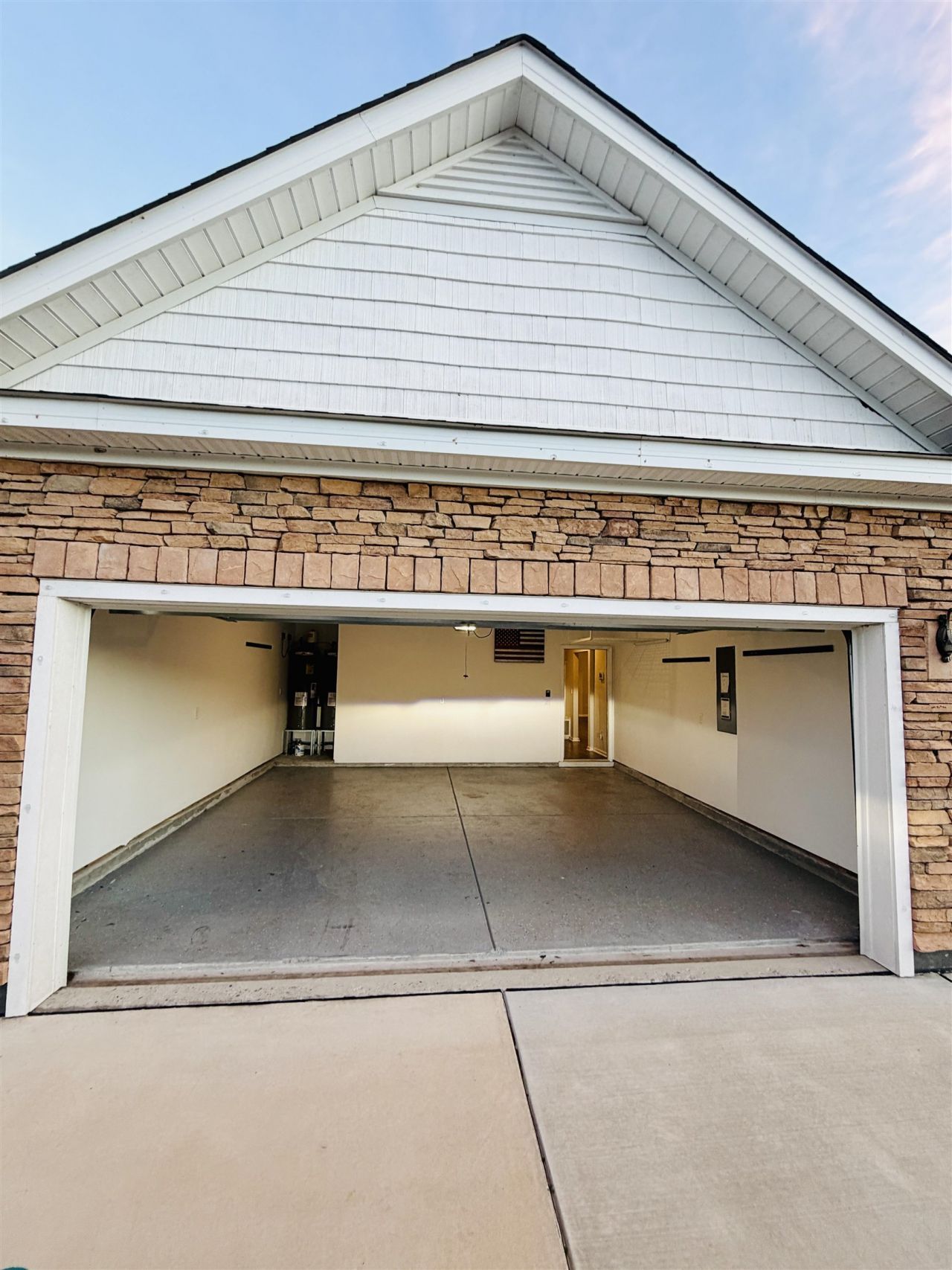 588 Pier Ct. Photo 21