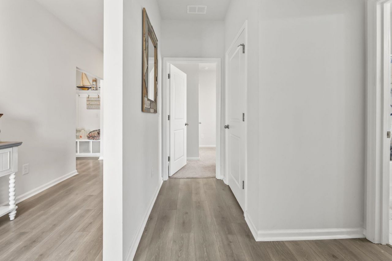 588 Pier Ct. Photo 7