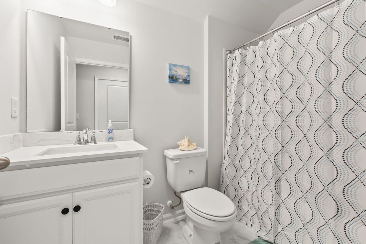 588 Pier Ct. Photo 8