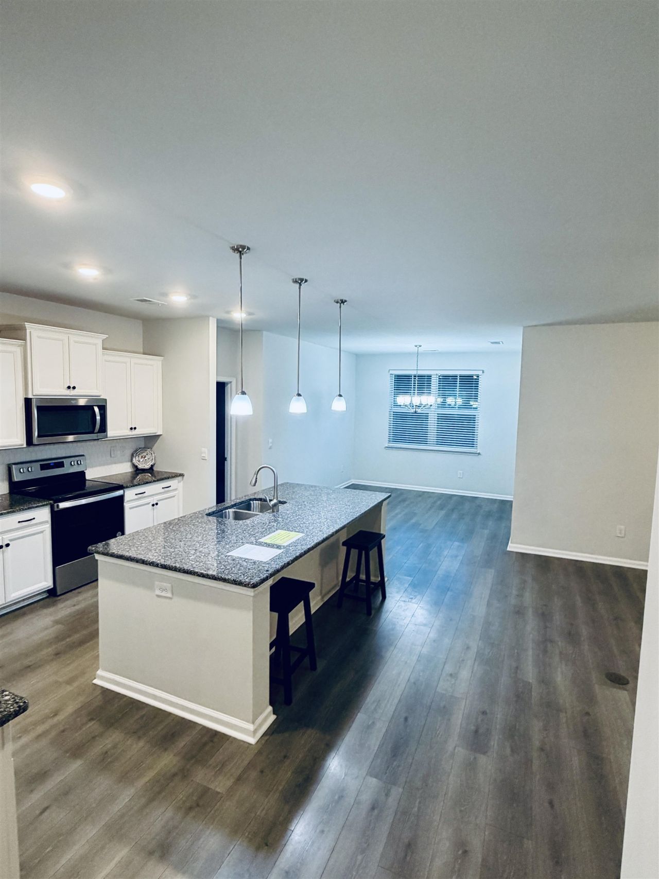 588 Pier Ct. Photo 9