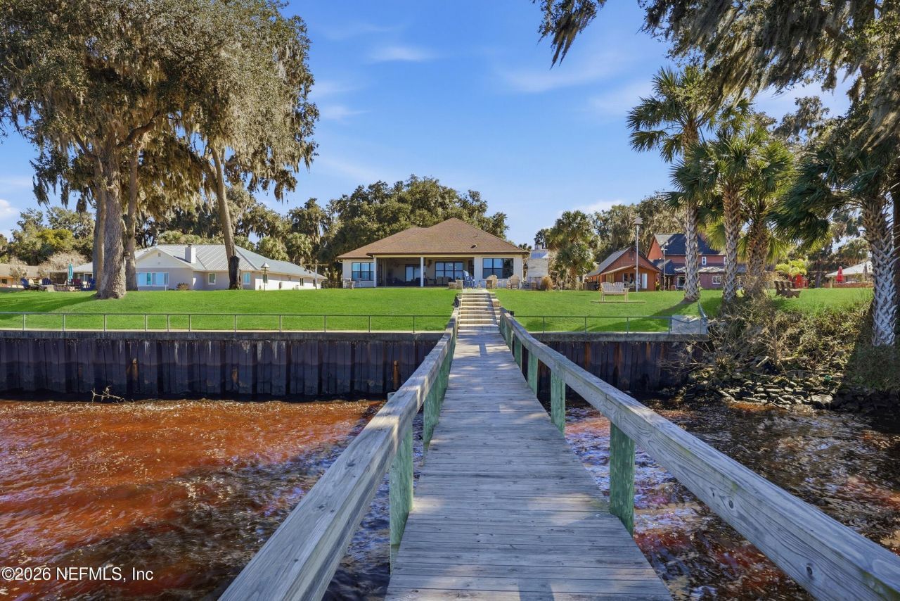 312 Moonstone Drive, East Palatka, FL 32131 Photo