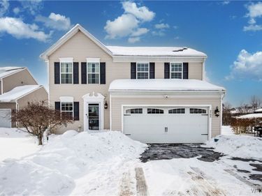 5784 Willow Creek Lane, Sanborn, NY 14132