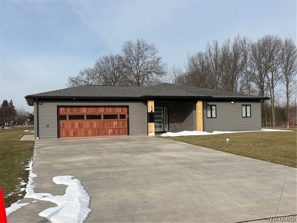 855 Madison Drive, Lewiston, NY 14092