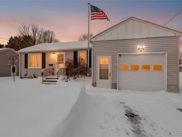 100 Clarence Drive, Syracuse, NY 13212