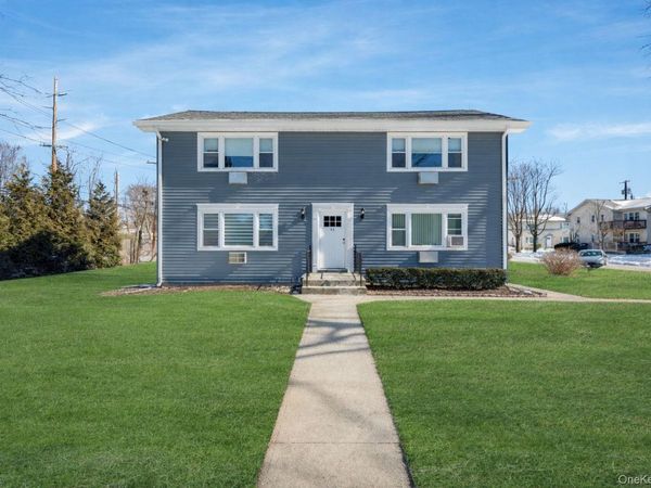 41 Arch Lane, Unit 2B, Islip, NY 11751