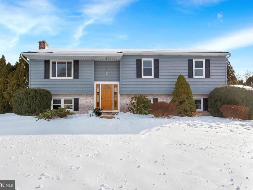 2975 Cypress Road S, Dover, PA 17315 Main Photo