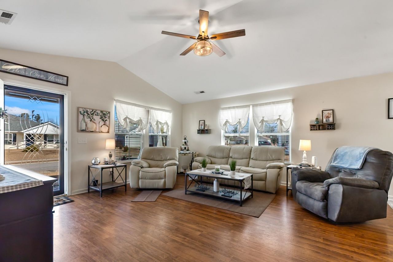 809 Benchmade Rd. Photo 14