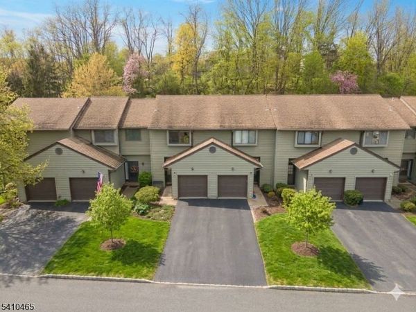 39 Oriole Ter, Hampton, NJ 07860