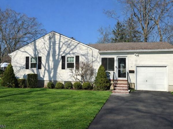 55 Watnong Dr, Morris Plains, NJ 07950