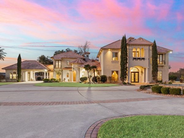 208 Saddleback Circle, Youngsville, LA 70592