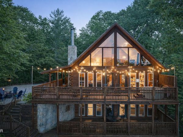 531 Gatlin Drive, Gatlinburg, TN 37738