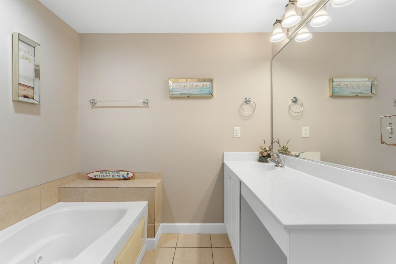 3401 N Ocean Blvd. Photo 13