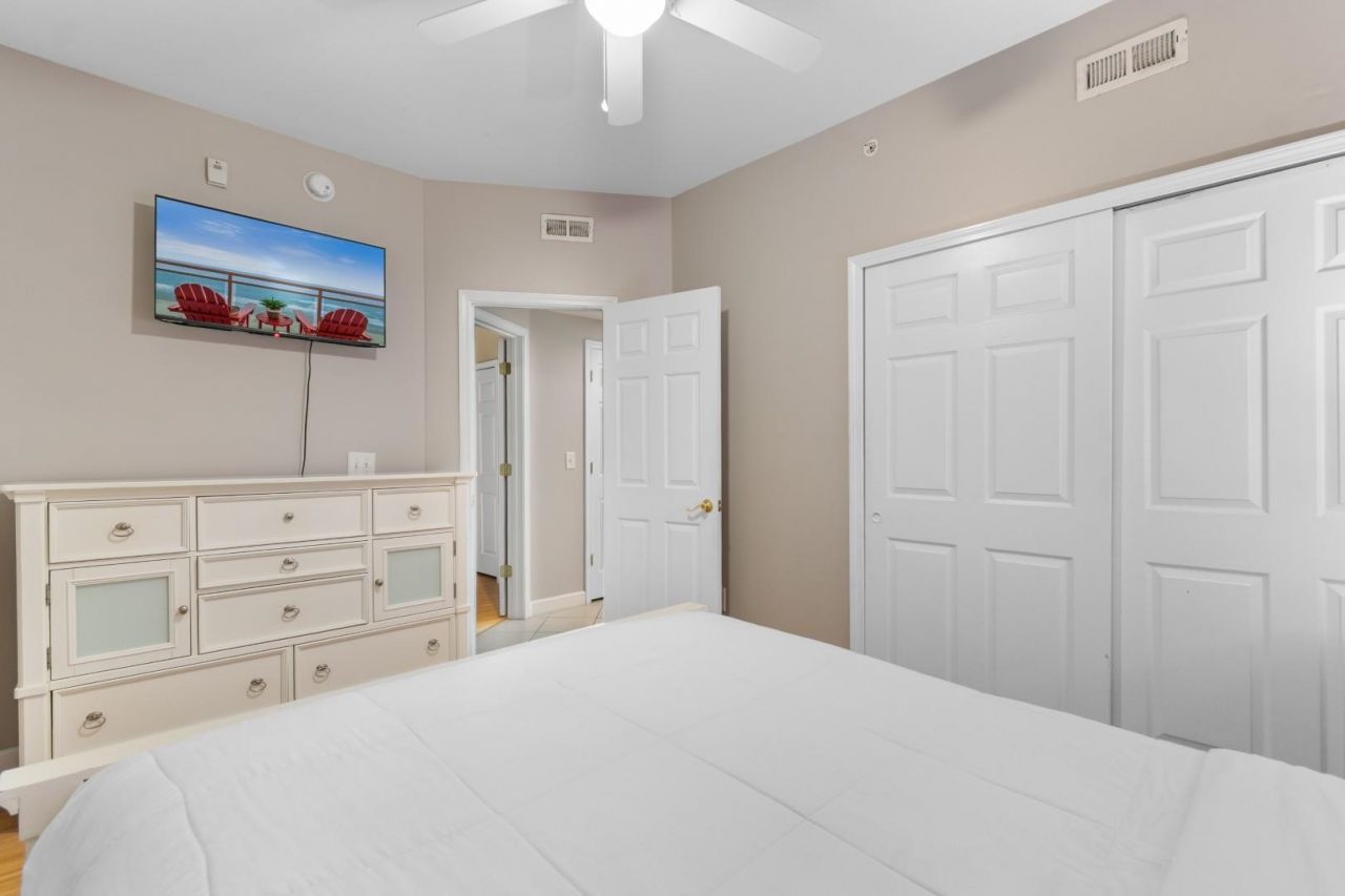 3401 N Ocean Blvd. Photo 22