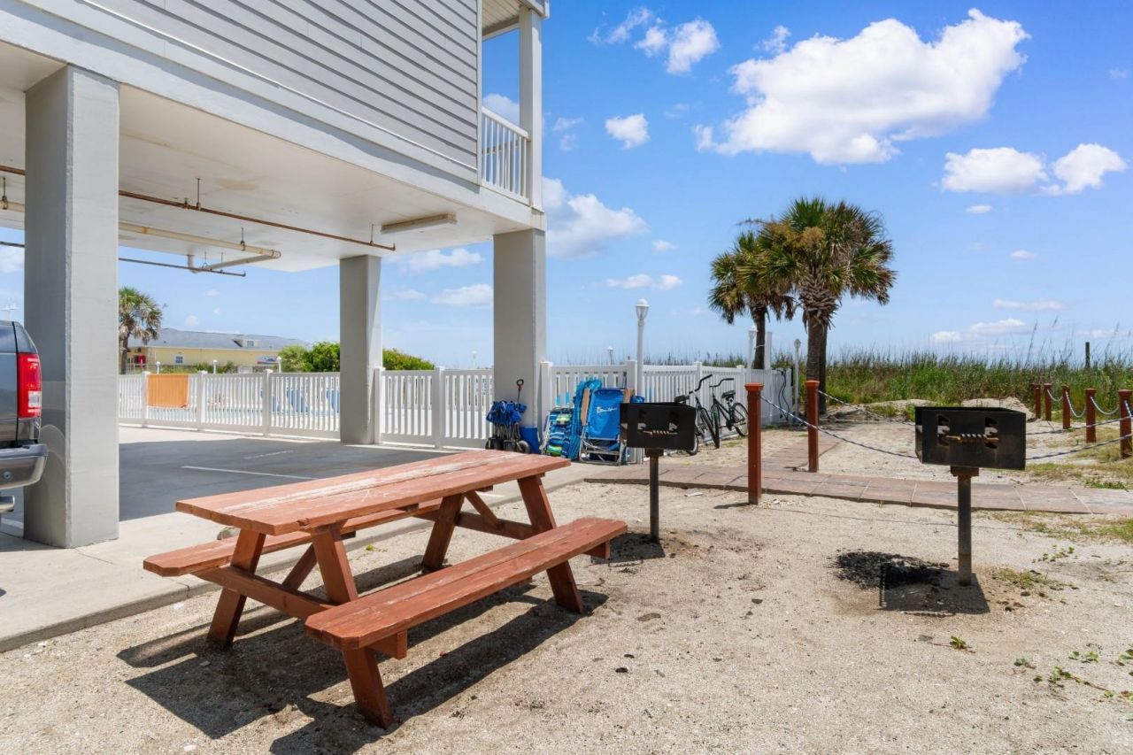 3401 N Ocean Blvd. Photo 40