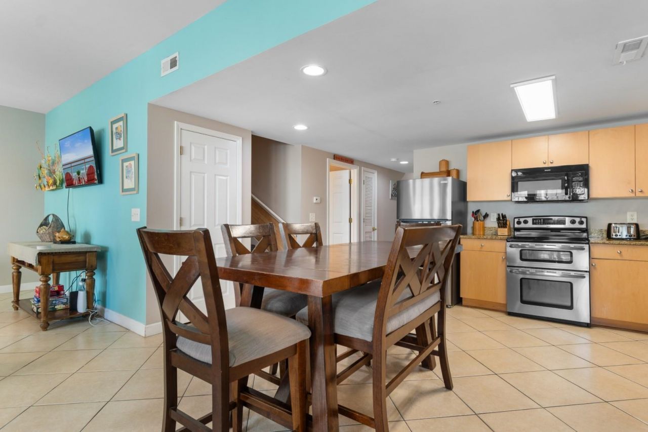 3401 N Ocean Blvd. Photo 6